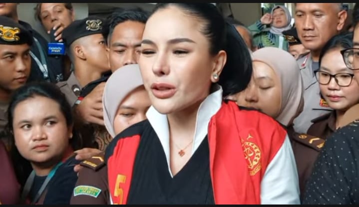 Reaksi Nikita Mirzani Dituntut 11 Tahun Penjara & Denda Rp. 2 Miliar Kasus Pemerasan