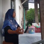 Inilah Sosok Emak “Penjaga Parkir” PA Jakarta Timur, yang Kuasai Ilmu Hukum dan Kenal Sejumlah Advokat