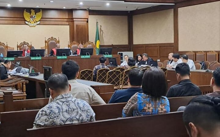 Sidang Korupsi Impor Bea Cukai: Saksi Ungkap Dugaan Penyerahan Uang dalam Shopping Bag kepada Pejabat DJBC